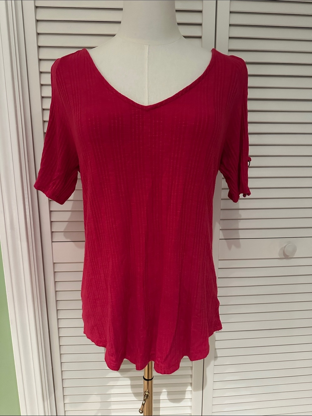 Women's Red V-Neck Short Sleeve cold shoulder Top